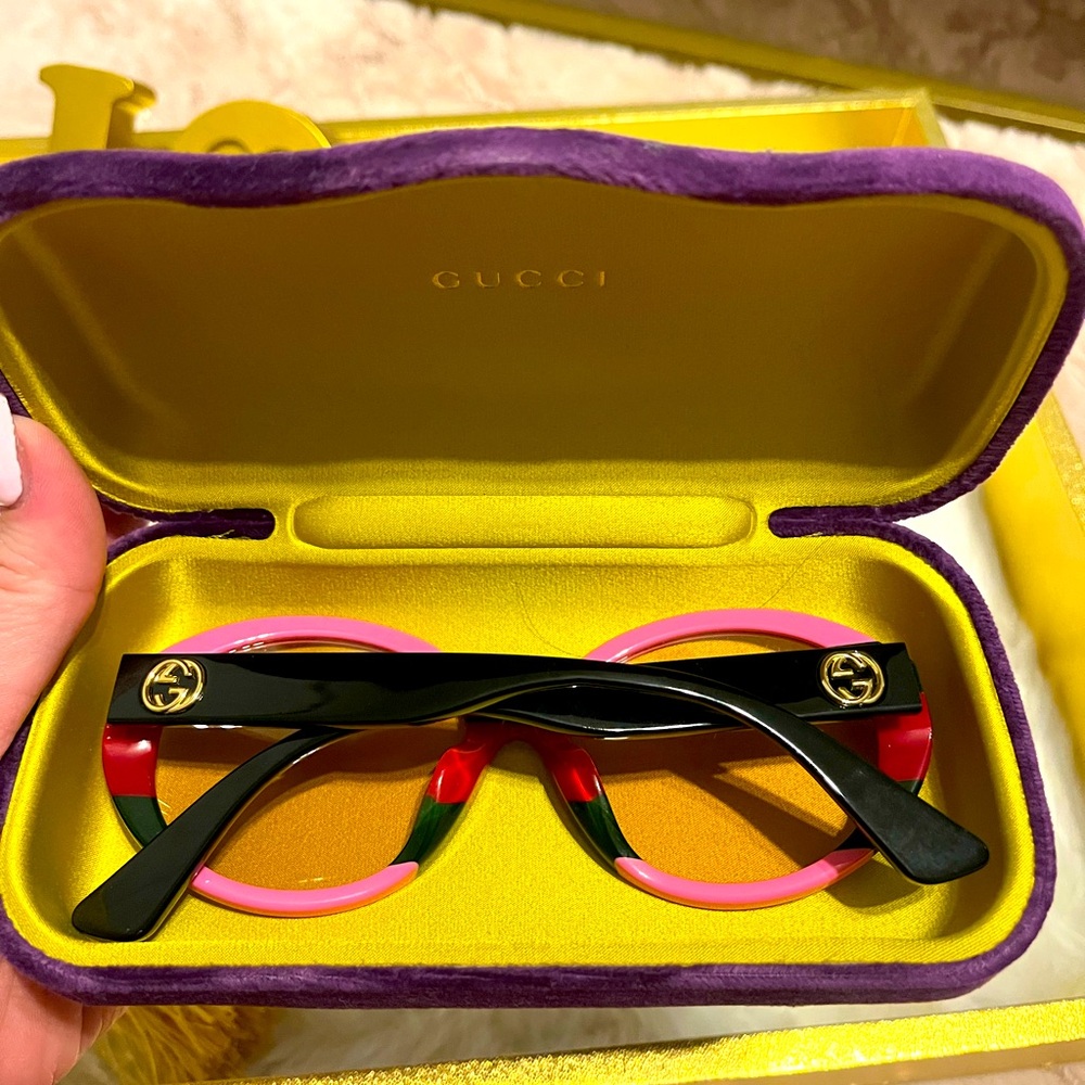 Gucci sunglasses / gucci glasses